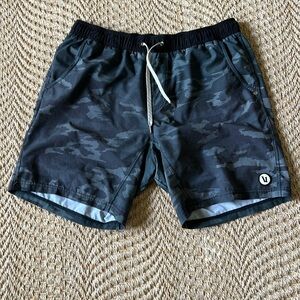 Vuori Kore shorts.  Size L.  Camo
